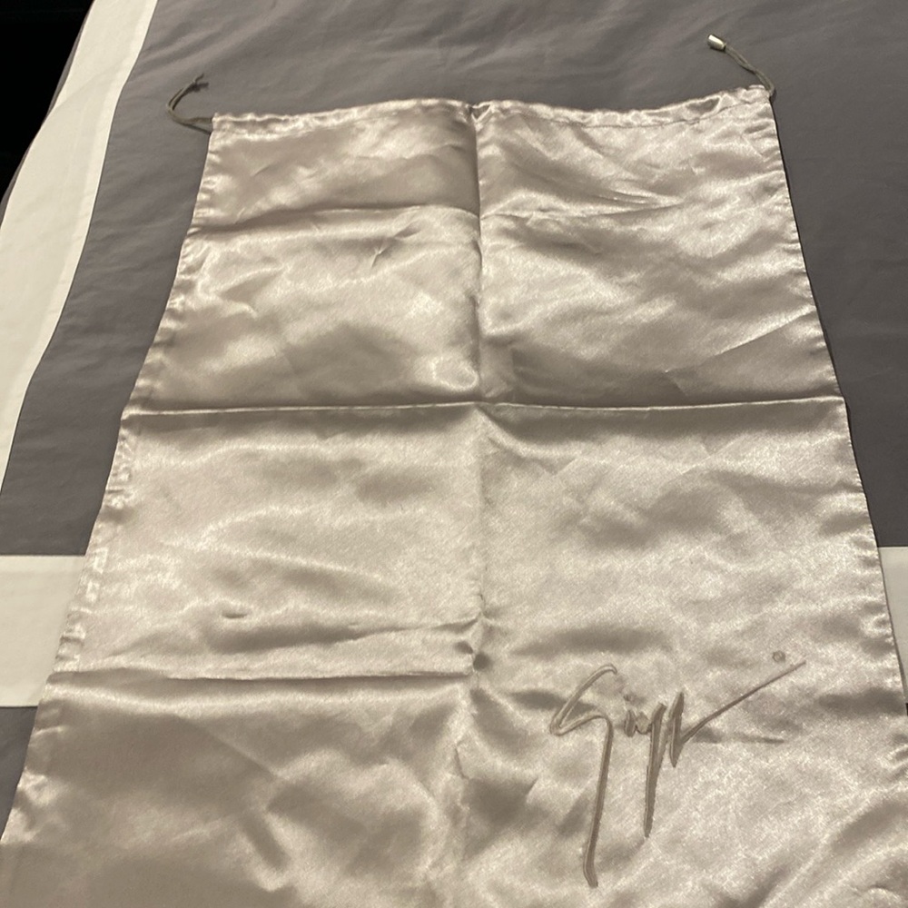 Giuseppe zanotti dustbag